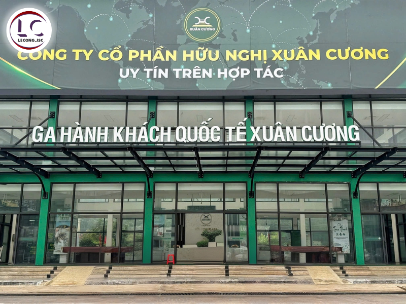 cửa tự động tại ga hành khách quốc tế Xuân Cương